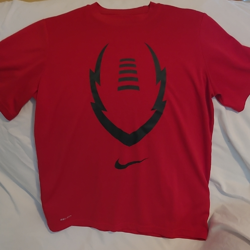 Nike Men's Red Short Sleeve Tee with Black Graphic